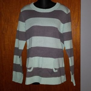 Cute sweater with 2 matching scarfs